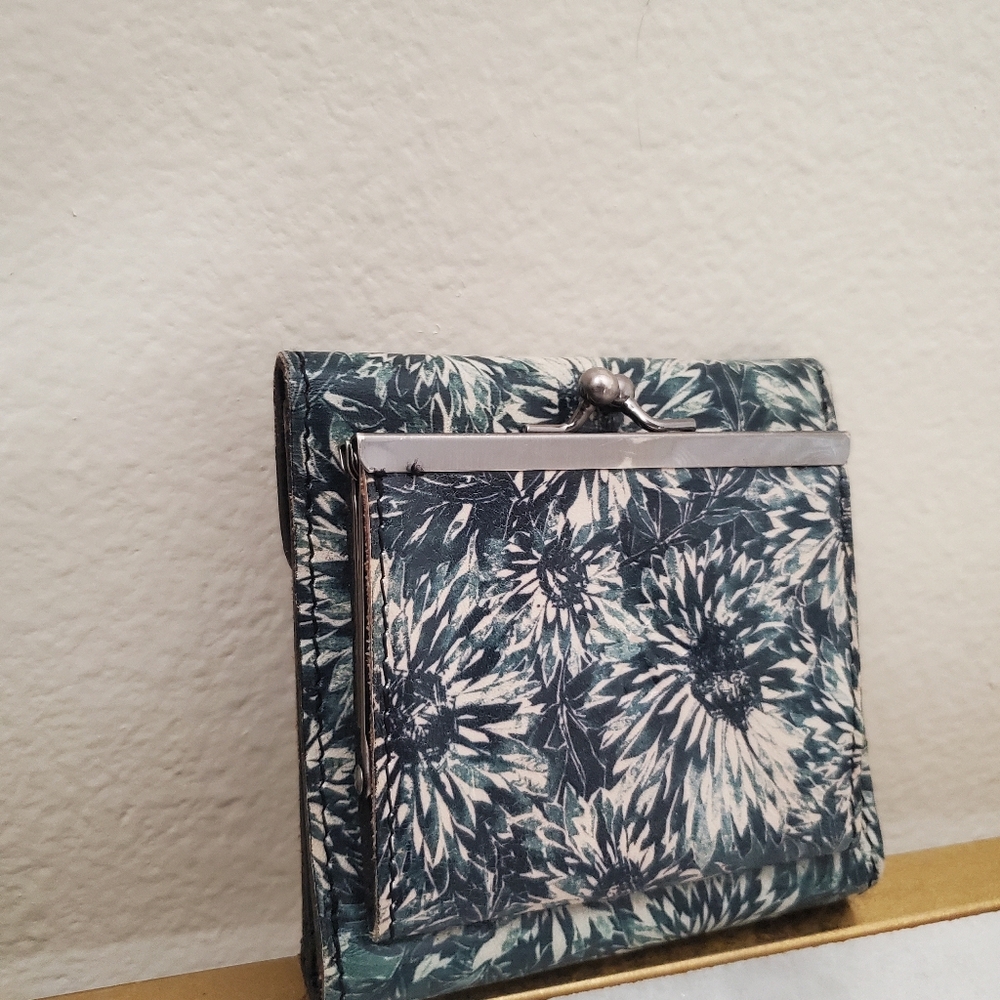 Patricia Nash Blue Floral Leather Wallet - Picture 5 of 16